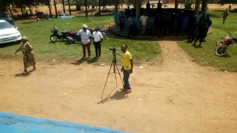 Nord-Kivu : un journaliste brutalisé par un officier de la police
