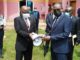 le Gouverneur Ngwabidje remet des kits de protection et de sensibilisation à l'Assemblée Provinciale