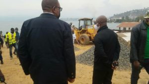 bukavu Le gouverneur Ngwabidje a donné le go de démolition des maisons construites anarchiquement