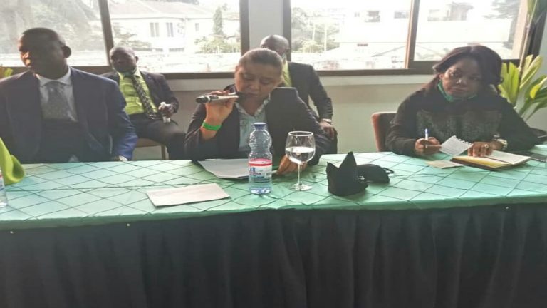 Bestine Kazadi a échangé avec certains supporters