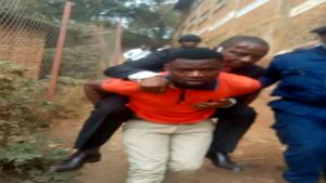 Jean Bosco Muchukiwa molesté par ses agents administratifs