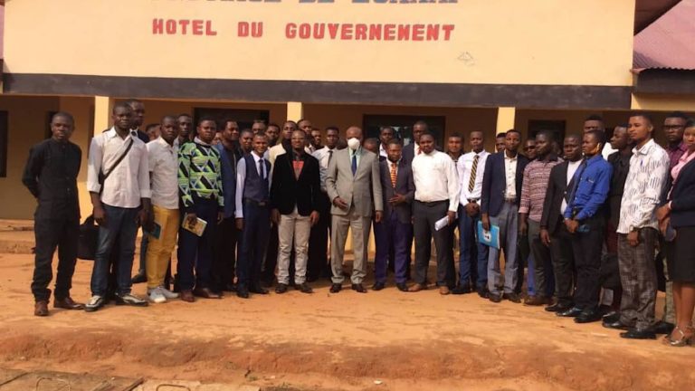 Lomami-Sylvain Lubamba et les jeunes