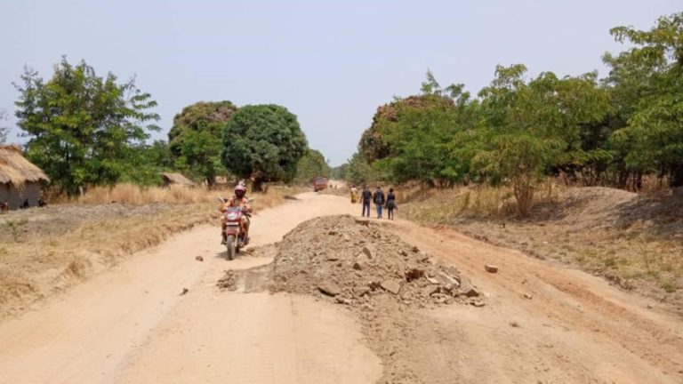 RN5 entre Uvira et Fizi