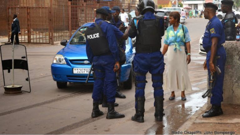 ROAD BLOC kinsasa contrôle policière
