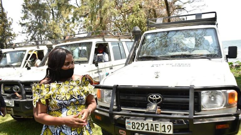 Nord-Kivu : 6 véhicules Land cruiser, 8 motos et d'autres engins remis aux services étatiques