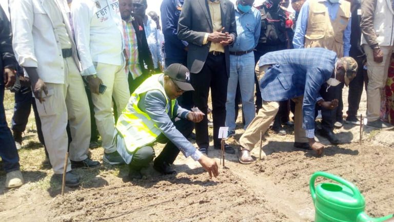 le gouverneur Ngwabidje