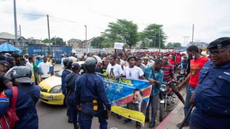 Jeunes Kabilistes marche