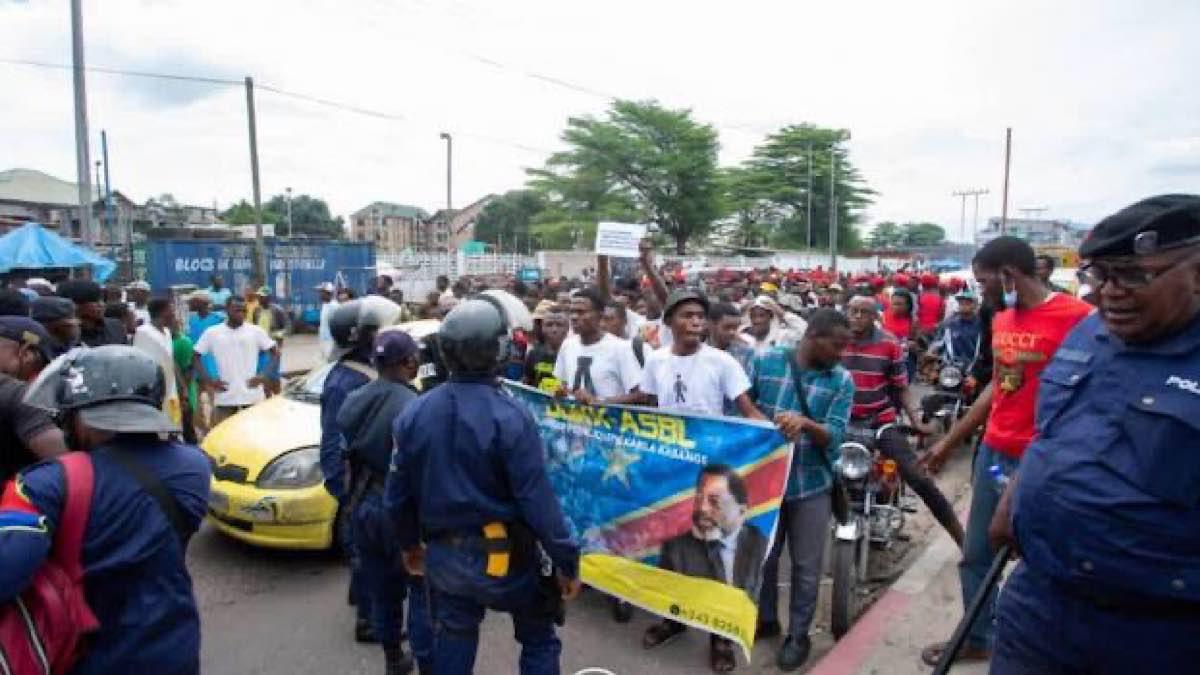 Jeunes Kabilistes marche