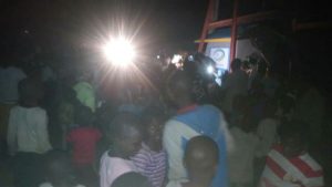 la population de Maboya salue l'arrivée du courant électrique