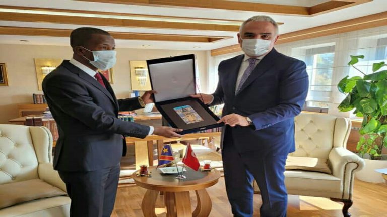 Yves Bunkulu et Mehmet Nuri Ersoy