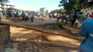 Sud-Kivu : La RN2 bloquée par les habitants en colère