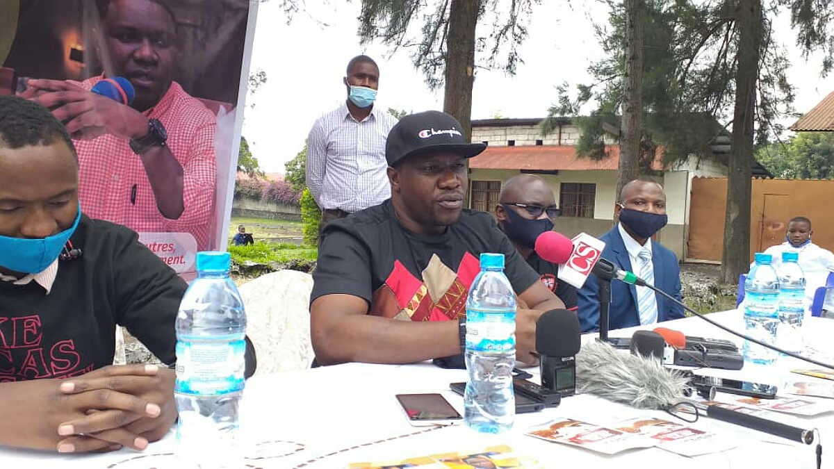 présentation d'un album financé par la fondation Josué Mufula