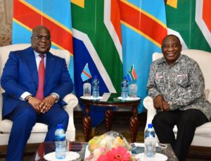 Félix Tshisekedi discute avec Cyril Ramaphosa