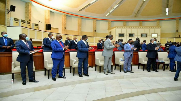 25 Chefs de regroupements et partis politiques présentés auprès de Tshisekedi par Bahati