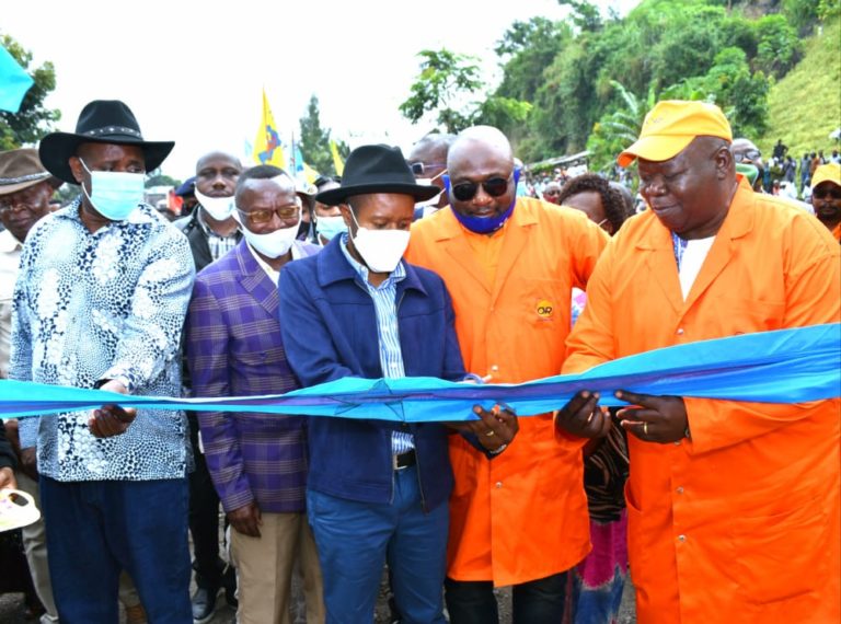 le gouverneur Kasivita inaugure un autre ouvrage à Sake