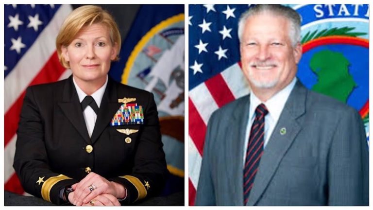 Ambassadeur Andrew young et Rear Admiral Heidi berg