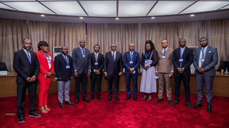 a délégation du forum national de la jeunesse.