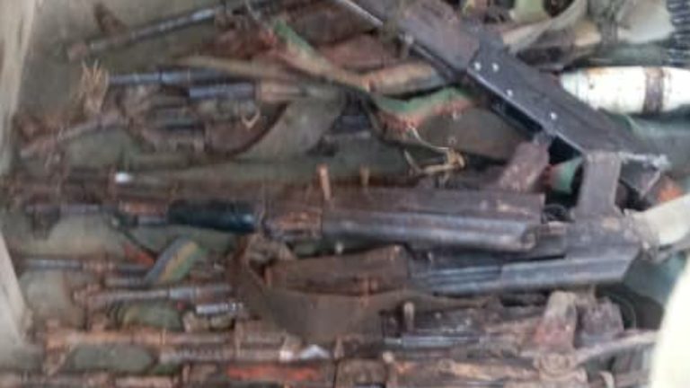 Sud-Kivu : 21 armes AK47 et plusieurs minutions