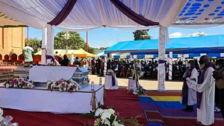 derniers hommages à Mgr Tafunga