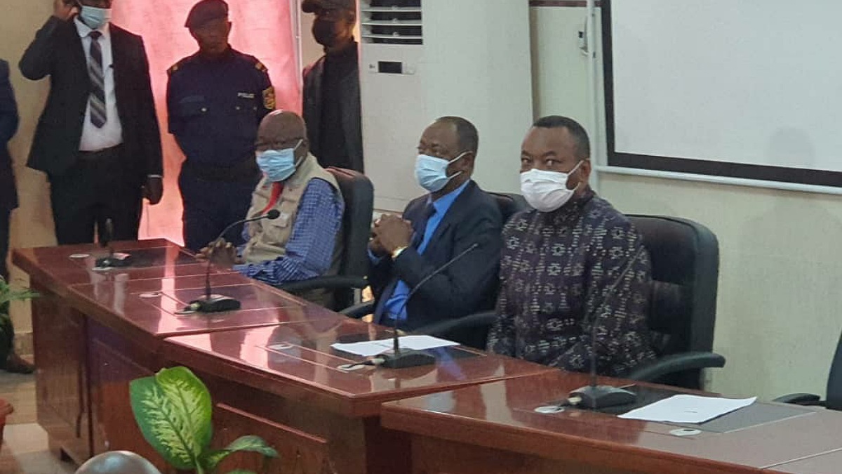 Eteni Longondo lancement vaccination contre la Covid-19