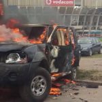 jeep de la police incendiée