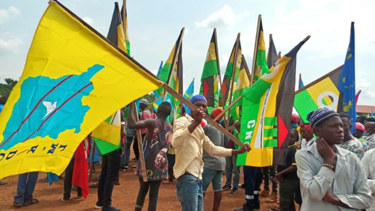 plusieurs habitants de beni