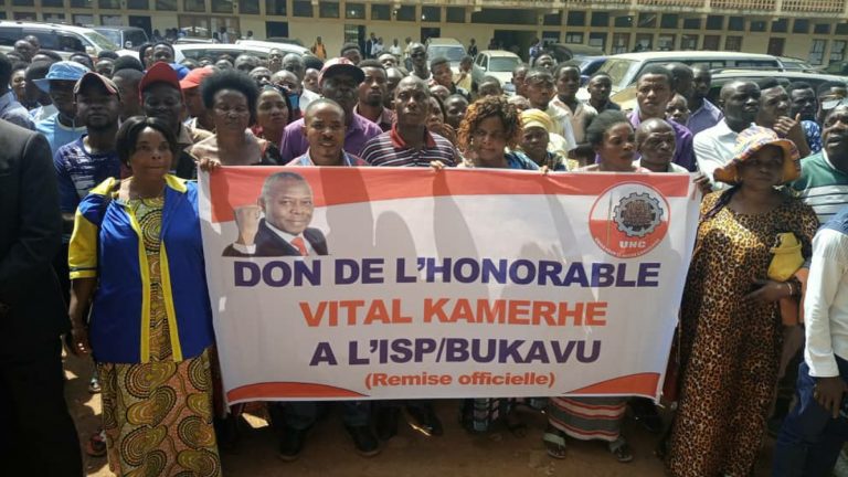 Vital Kamerhe offre un don à l’ISP Bukavu