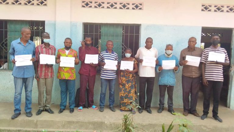 Les membres de la communauté protectrice de l'enfant