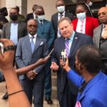 Mike Hammer a échangé avec Atou Matubuana