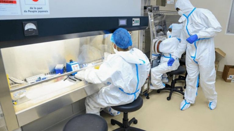 COVID-19 Coronavirus labo