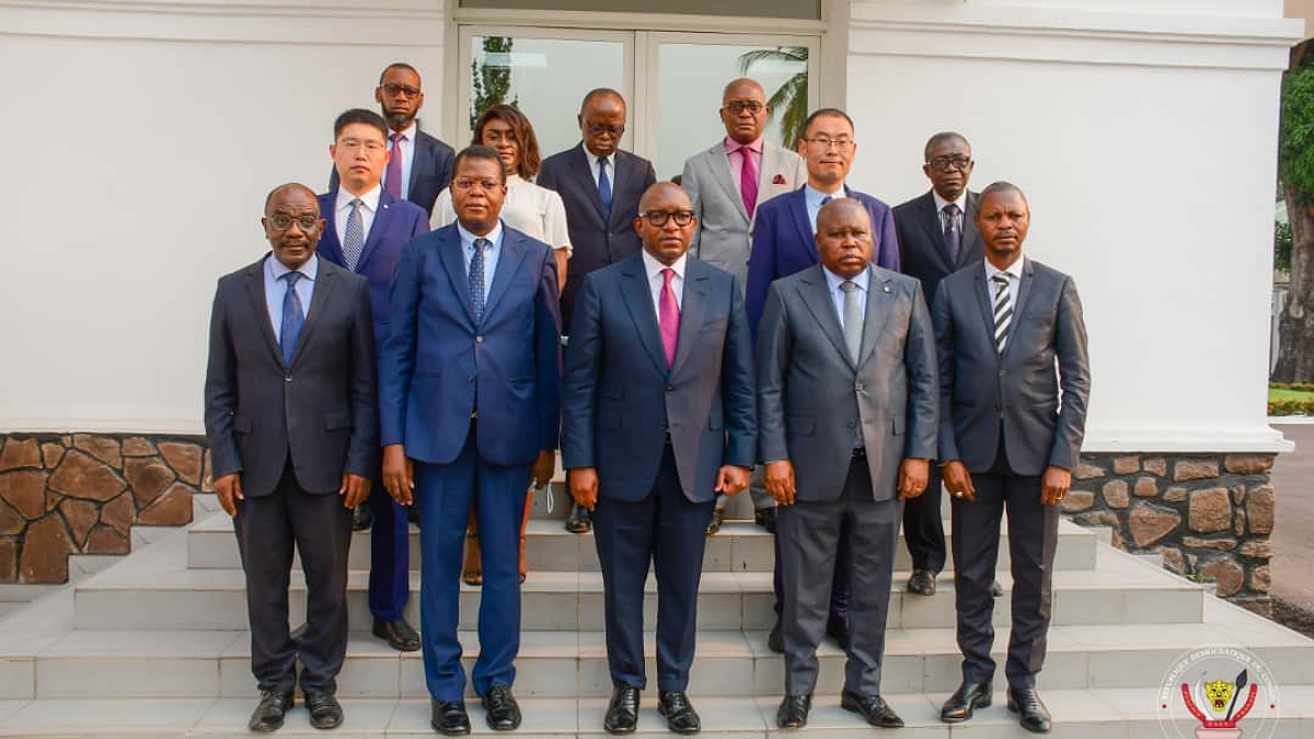 Sama Lukonde , une délégation des investisseurs chinois et François Rubota.