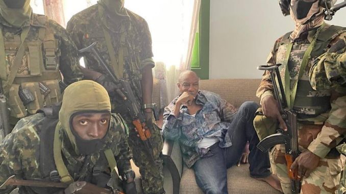 Urgent - Coup d’Etat en Guinée : le président Alpha Condé Urgent - Coup d’Etat en Guinée : le président Alpha Condé