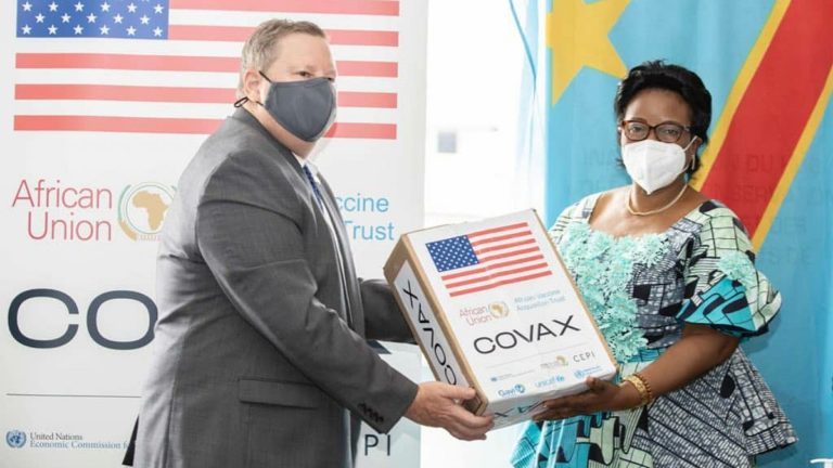 USA ont remis un lot de vaccins Pfizer