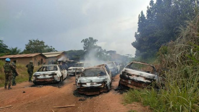 véhicule incendié véhicule incendié