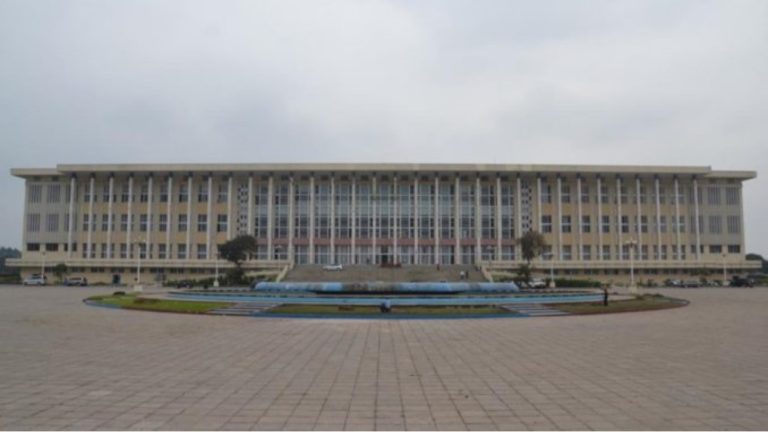 RDC : pas de plénière ce jeudi à l’assemblée nationale, les élus à l’aéroport pour accueillir Félix Tshisekedi parlementaires