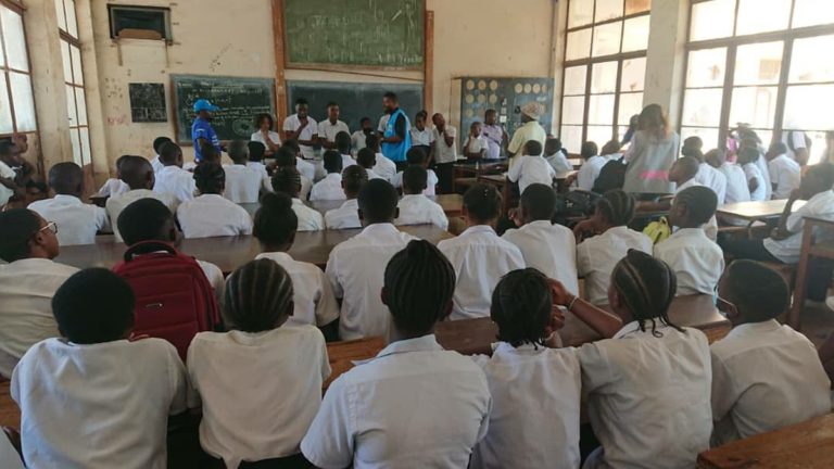 le HCR sensibilise les élèves