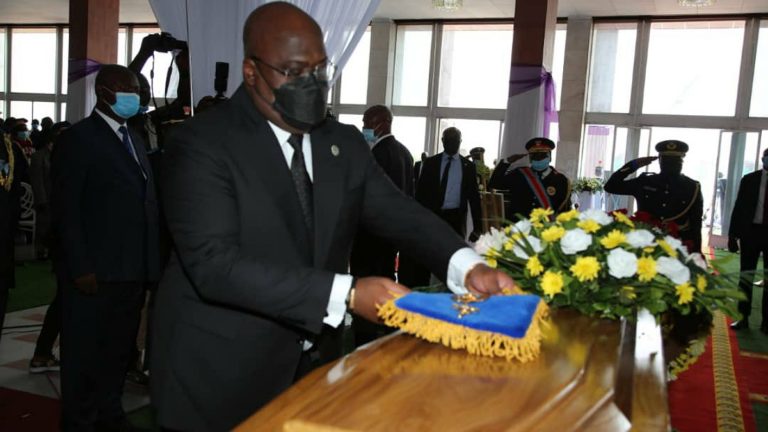 Mgr Tharcisse Tshibangu décoré à titre posthume