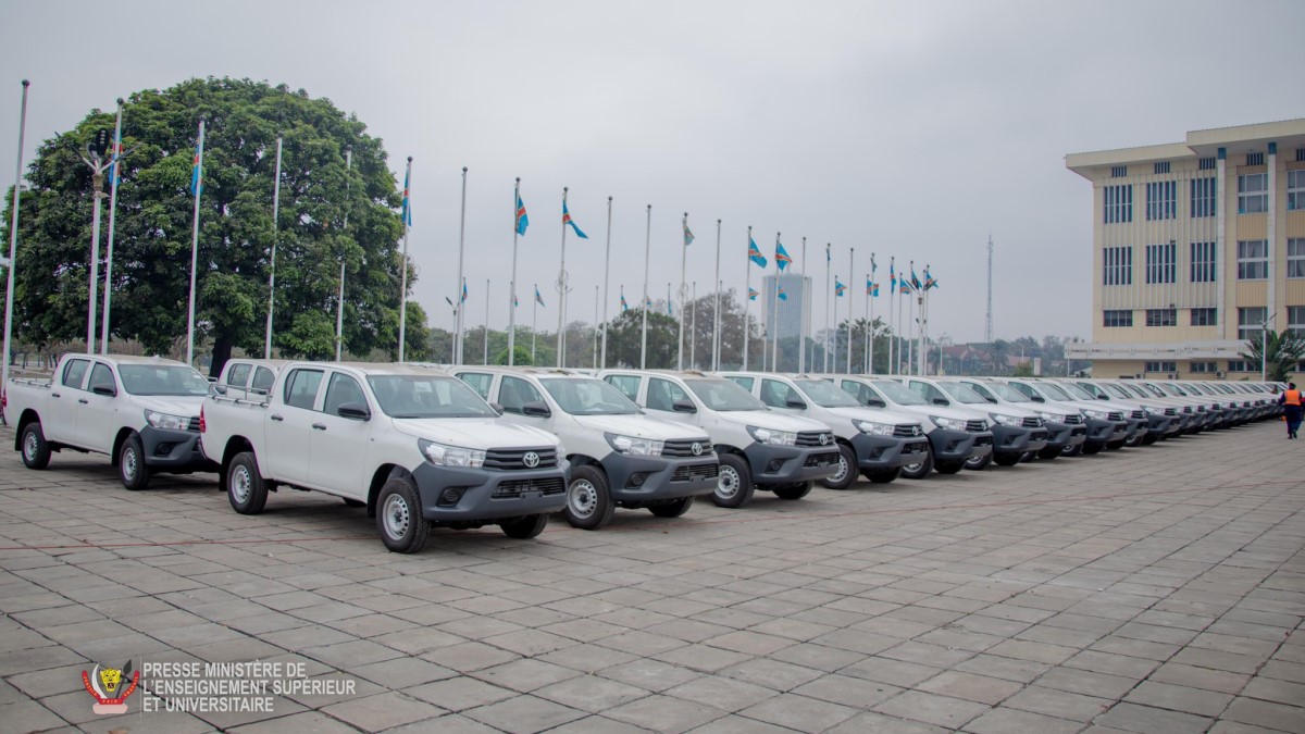 RDC-ESU : Début ce lundi de la distribution des véhicules aux professeurs à Kinshasa