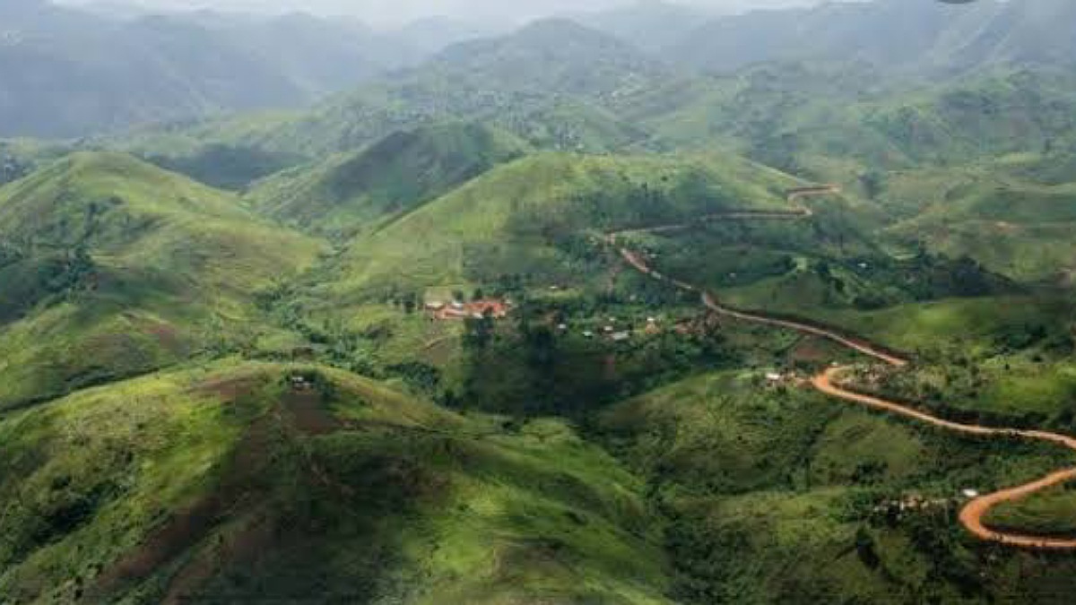 Sud-Kivu : La force régionale de l'EAC s'est affrontée aux rebelles burundais de la FNL dans les hauts plateaux de Mwenga 1 Sud-Kivu : La force régionale de l’EAC s’est affrontée aux rebelles burundais de la FNL dans les hauts plateaux de Mwenga