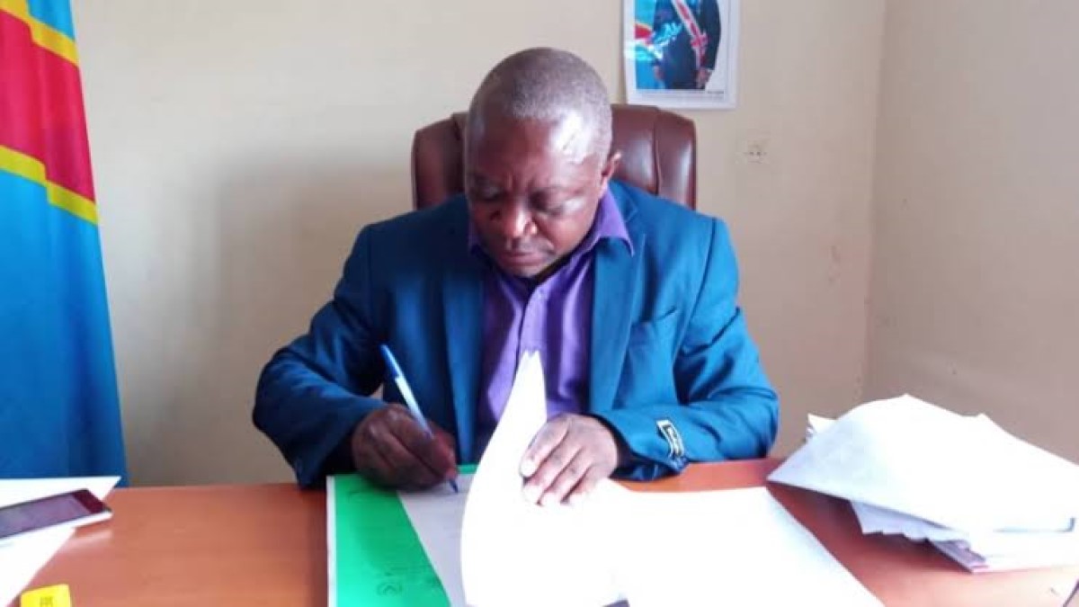 Sud-Kivu : Théo Ngwabidje suspend le maire de Kamituga pour « fautes administratives»