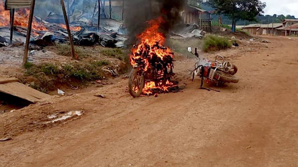 Beni : Un mort et trois motos incendiées dans une embuscade des ADF à Ruwenzori
