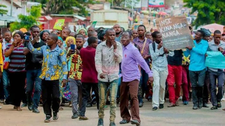 manifestation synergie syndicale territoriale et urbaine des enseignants des écoles publique à uvira