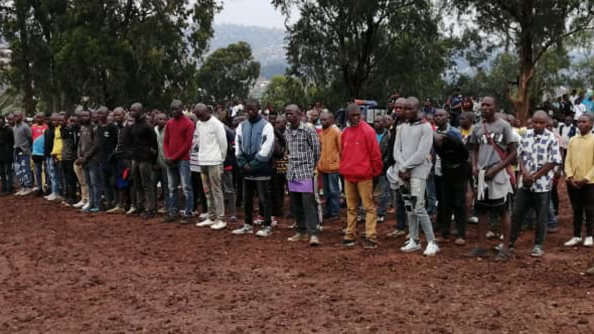 Guerre à l'Est : 5000 jeunes du Sud-Kivu se sont déjà enrôlés dans l'armée 1 Guerre à l’Est : 5000 jeunes du Sud-Kivu se sont déjà enrôlés dans l’armée