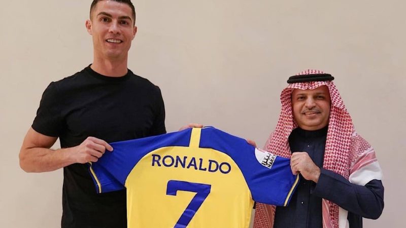 Cristiano Ronaldo signe avec le club saoudien Al-Nassr