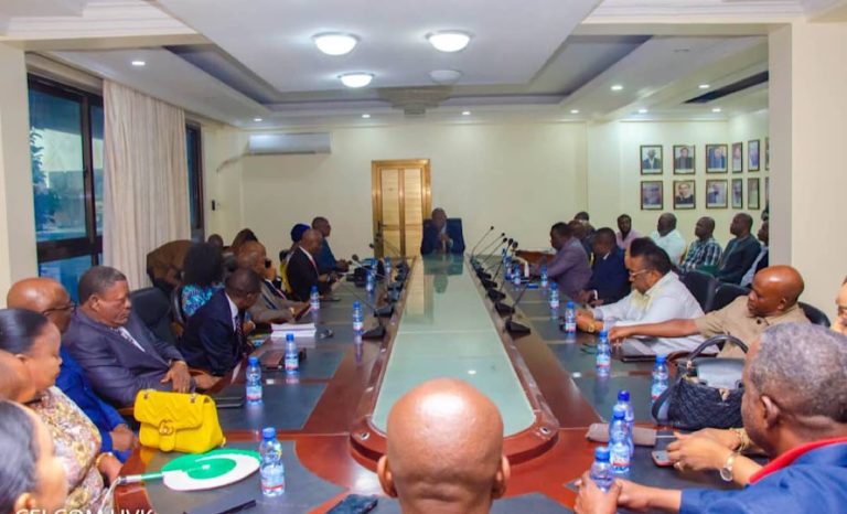 Kinshasa Ngobila réunion avec député