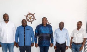 Uhuru Kenyatta avec une délégation du M23