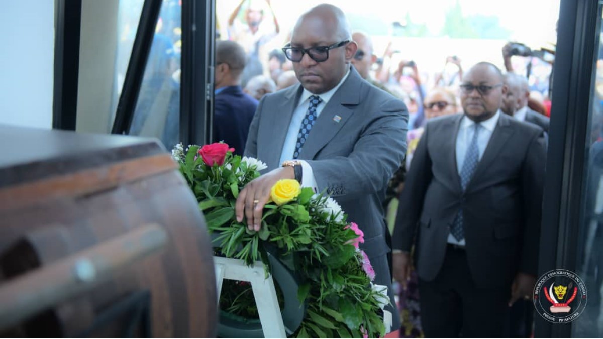 62ème anniversaire de l'assassinat de Lumumba : Sama Lukonde a déposé une gerbe des fleurs au mausolée de cet héros 1 62ème anniversaire de l’assassinat de Lumumba : Sama Lukonde a déposé une gerbe des fleurs au mausolée de cet héros