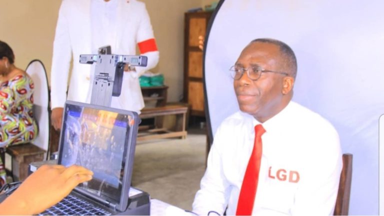 RDc Le président du LGD et candidat à l'élection présidentielle, Mapon Matata, s'est enrolé à Kindu