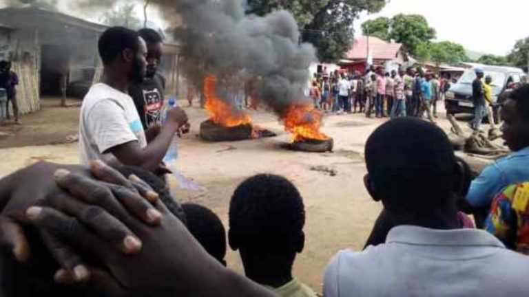 Fizi Des ressortissants de l’espace « Shi » bloquent la RN5