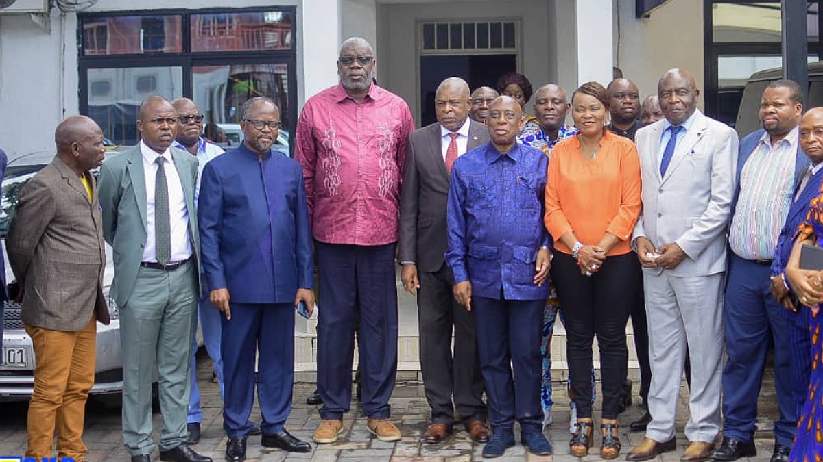 une délégation mixte du gouvernement provincial et l'assemblée provinciale du Kasaï